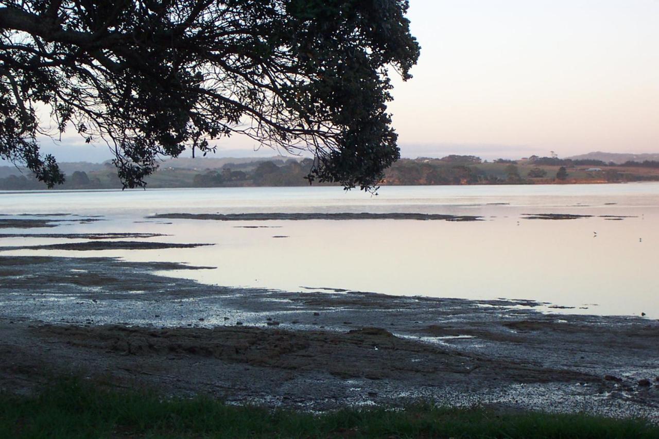 Absolute Waterfront Serenity Near Auckland Clarks Beach エクステリア 写真