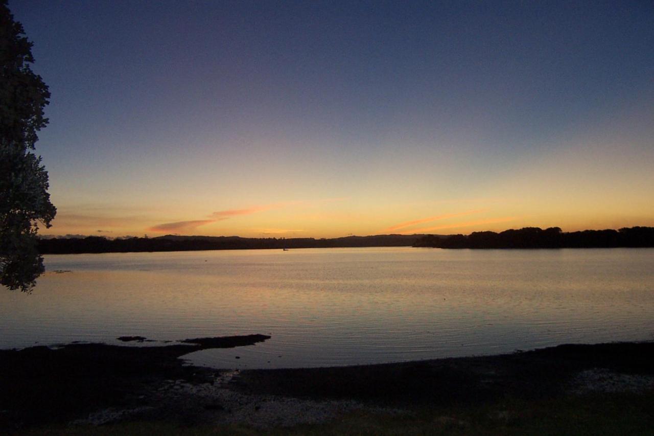 Absolute Waterfront Serenity Near Auckland Clarks Beach エクステリア 写真